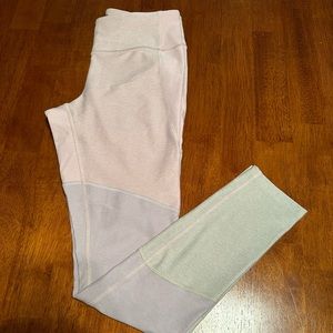 Outdoor Voices 7/8 Landscape Leggings. Lightly worn. Size Small